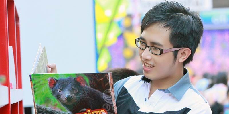 Tác giả Phạm Văn Hiếu 2 Trang Chủ Jun88.com #1 Việt Nam Quá trình học tập và chuyên môn của tác giả Văn Hiếu